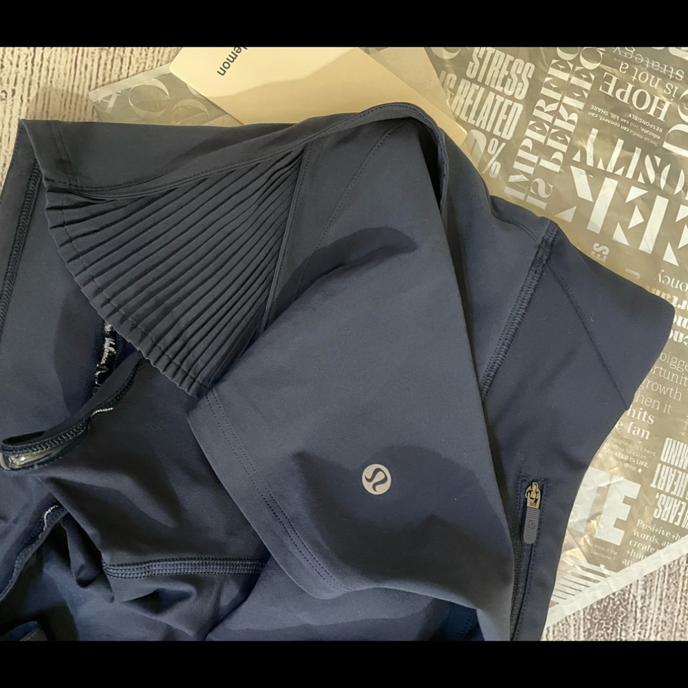 NWT LULULEMON Play Off The Pleats Black size 4 Regular - Picture 13 of 13